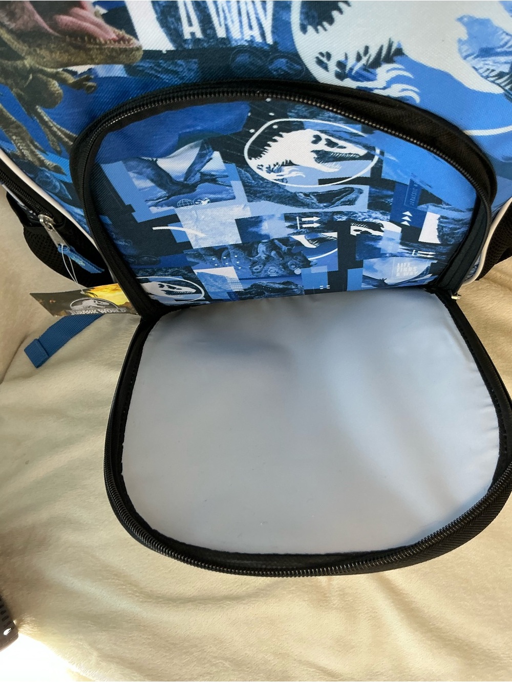 NEW! Universal Studio Jurassic World Boy’s 17" Laptop Blue Backpack NWT - Picture 11 of 13